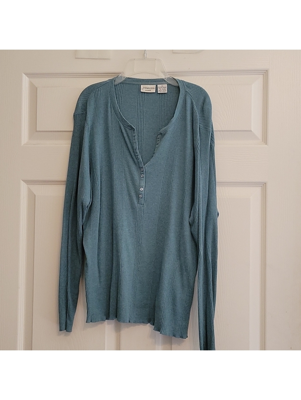 St. John's Bay Woman greenish blue v-neck button top long sleeve shirt
